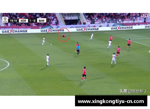 球员被扔钱引争议：体育界的金钱诱惑